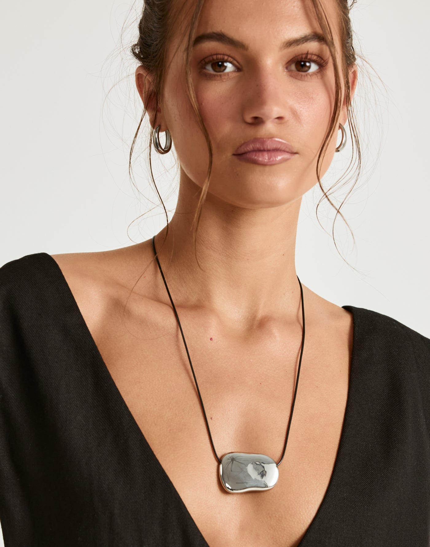  - Women's Accessories - Charcoal Clothing