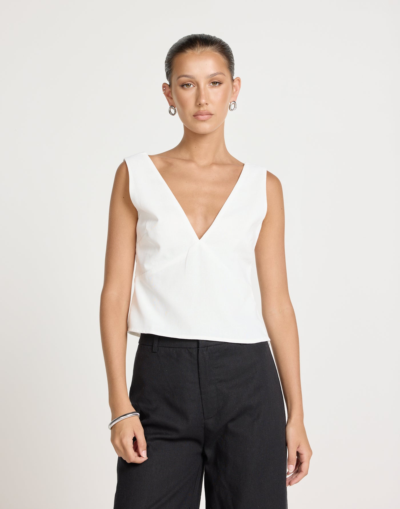Elio Top (White) | CHARCOAL Exclusive - V-neckline and Backline Linen Blend Top - Women's Top - Charcoal Clothing