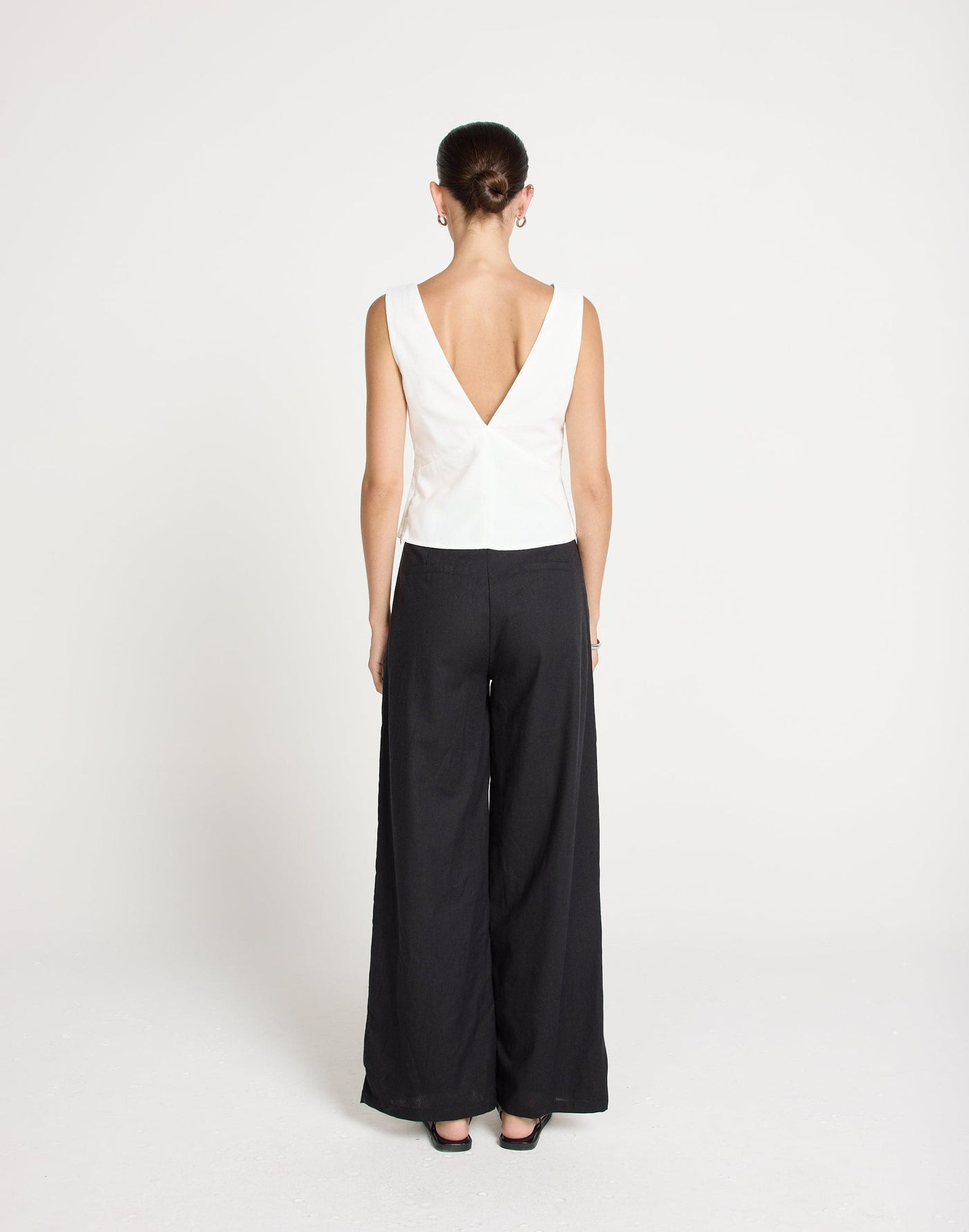 Elio Top (White) | CHARCOAL Exclusive - V-neckline and Backline Linen Blend Top - Women's Top - Charcoal Clothing