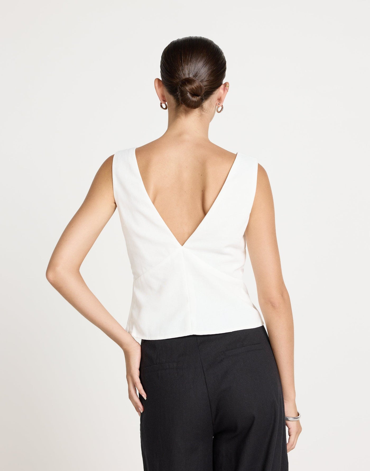 Elio Top (White) | CHARCOAL Exclusive - V-neckline and Backline Linen Blend Top - Women's Top - Charcoal Clothing