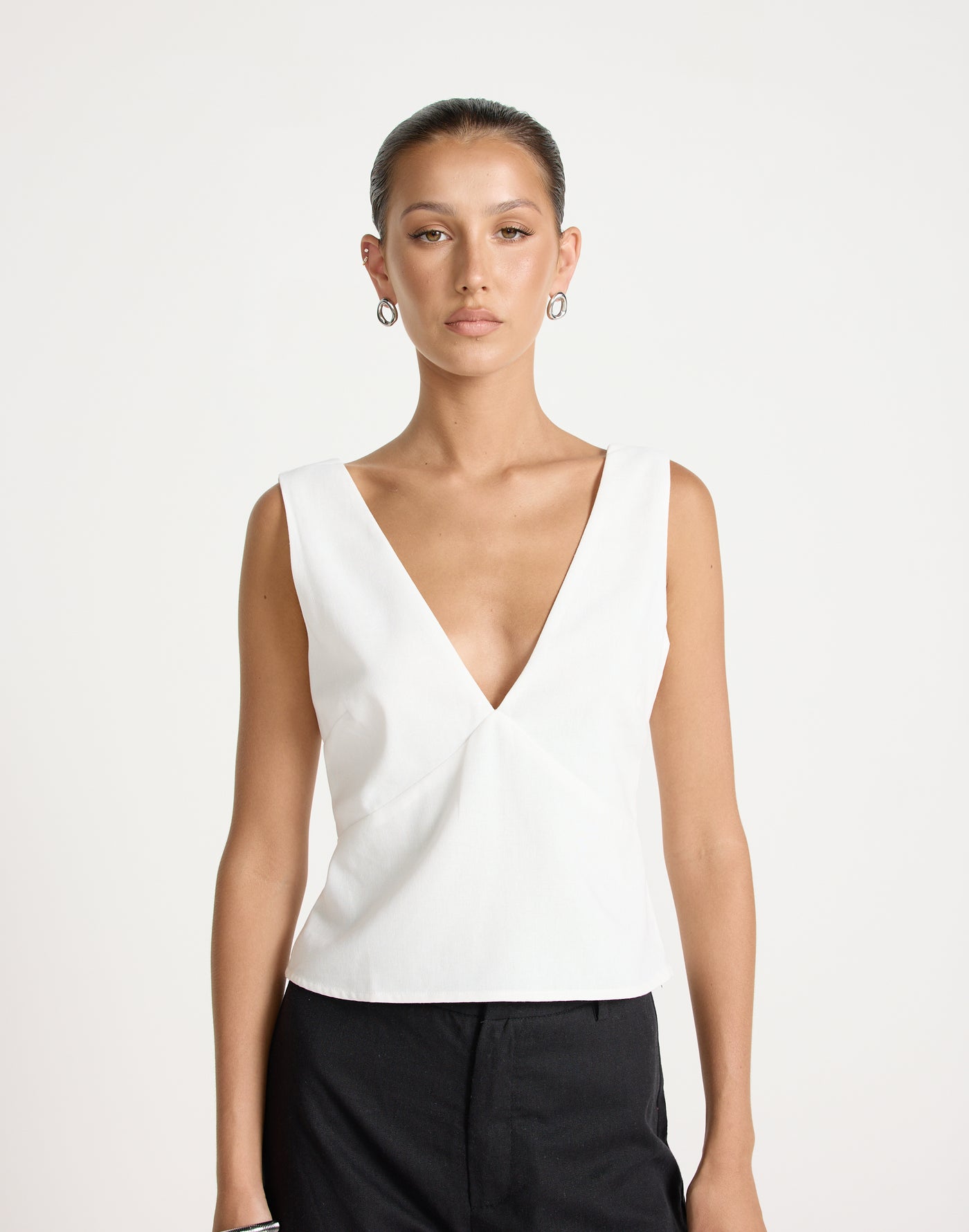 Elio Top (White) | CHARCOAL Exclusive - V-neckline and Backline Linen Blend Top - Women's Top - Charcoal Clothing