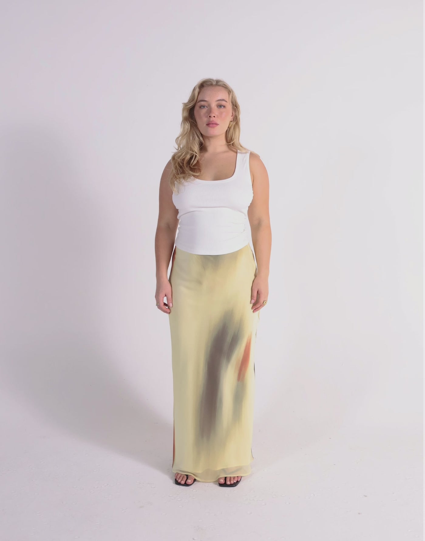 Adrina Maxi Skirt (Magnolia)